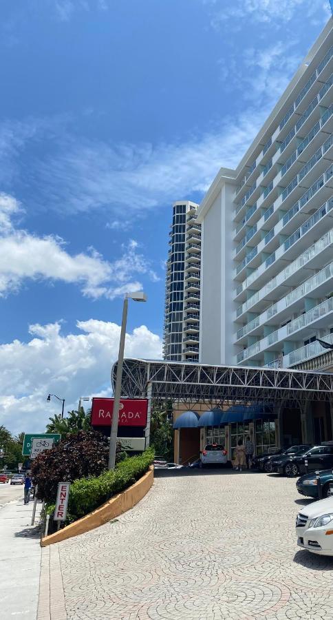 Beachfront Condo In Miami! ซันนีไอลส์บีช ภายนอก รูปภาพ